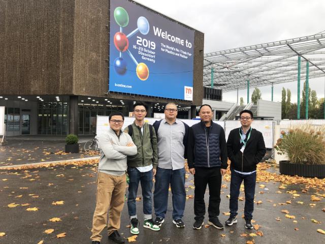Participó en la exposición en Düsseldorf, Alemania.